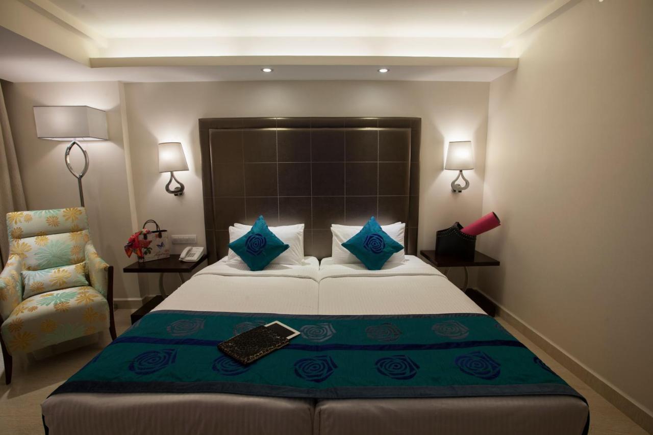 Savera Hotel Ченай Екстериор снимка