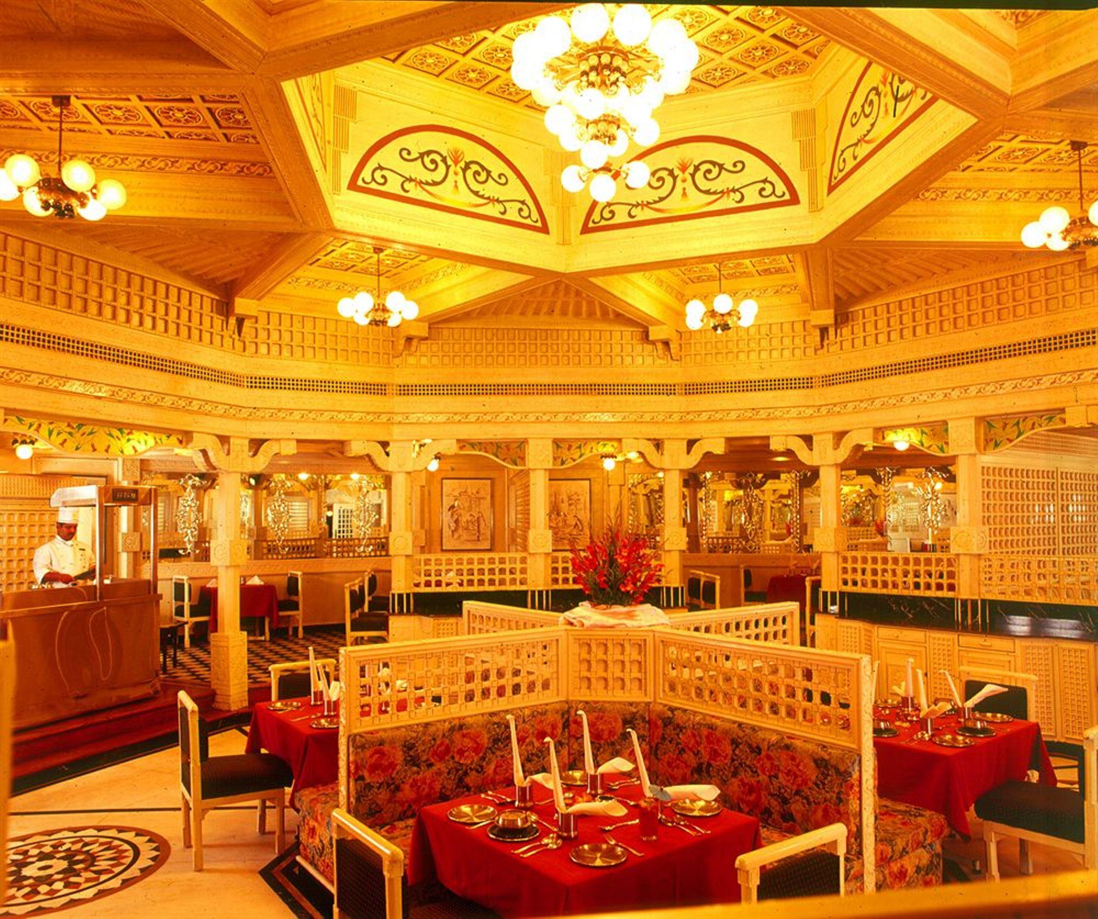 Savera Hotel Ченай Ресторант снимка