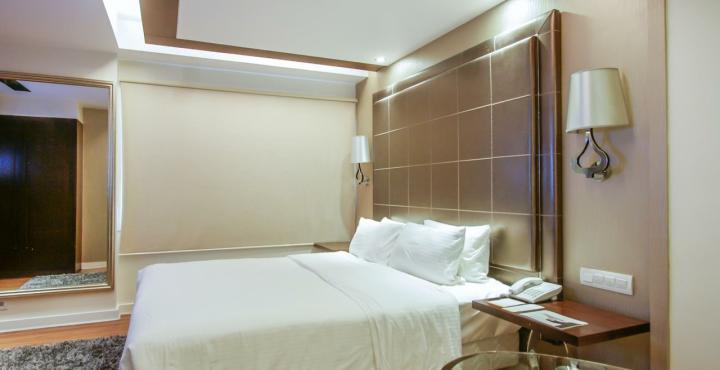 Savera Hotel Ченай Екстериор снимка