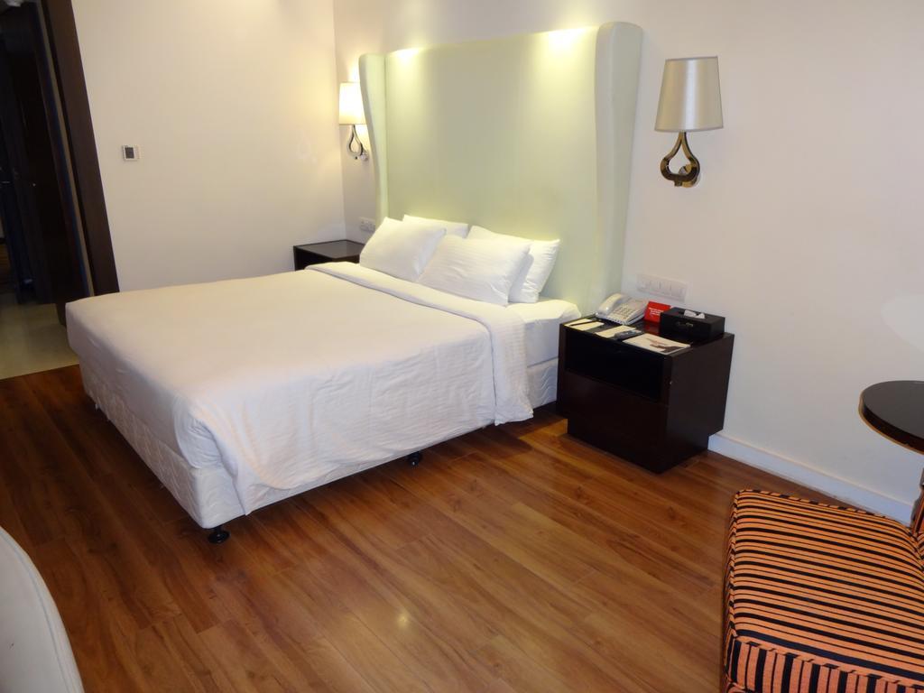 Savera Hotel Ченай Стая снимка